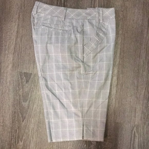 Cutter & Buck walking shorts - Picture 2 of 12